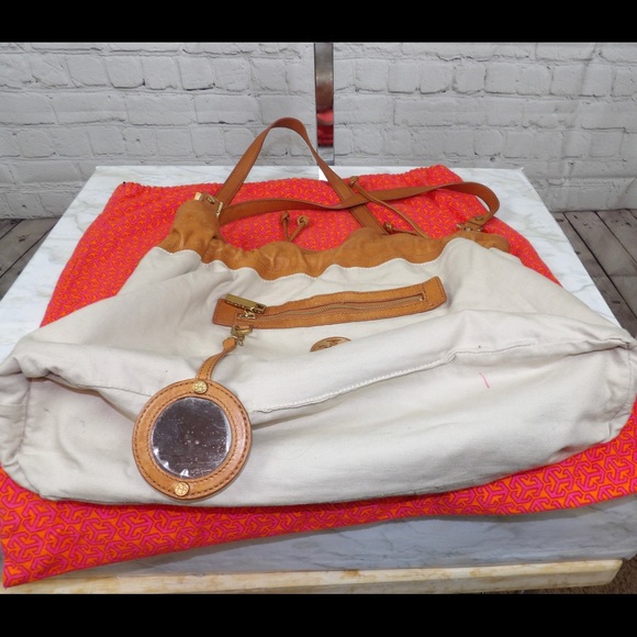 Tory Burch Linden Leather studded drawstring tote - Picture 7 of 12